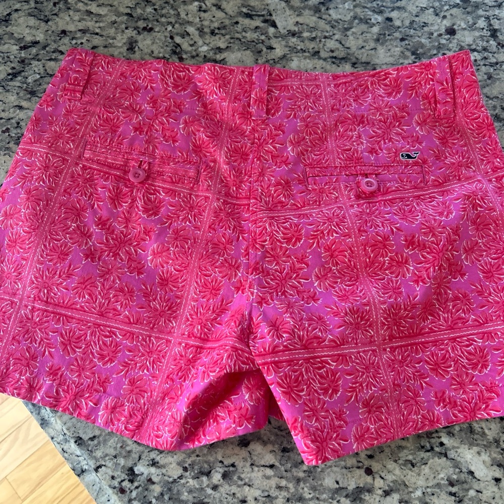Vineyard Vines Women's Size 10 Pink Floral Printed Everyday Shorts - Picture 2 of 6